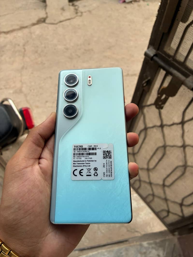 Tecno CAMON 40 0