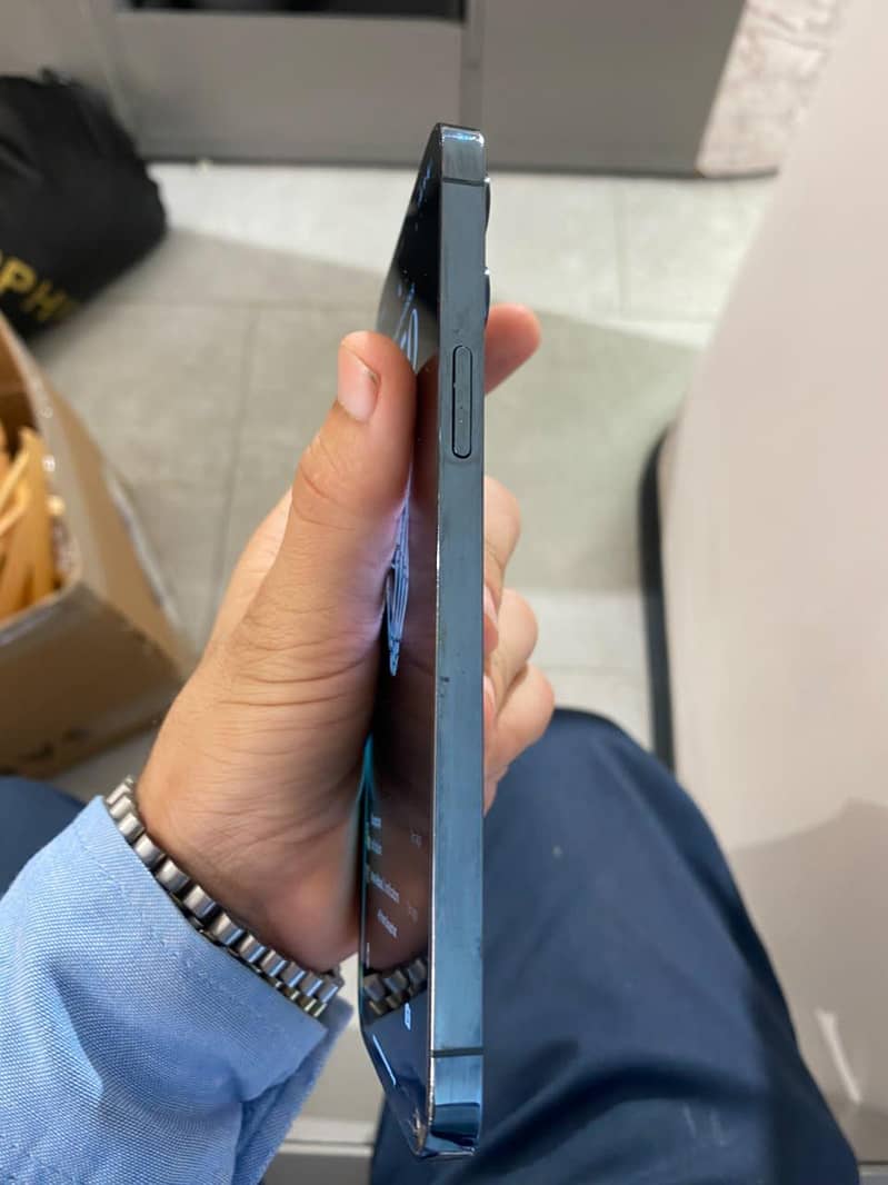 Apple iPhone 12 Pro Max 2