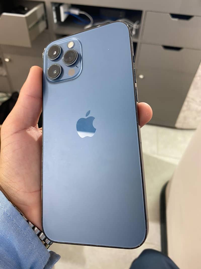 Apple iPhone 12 Pro Max 4