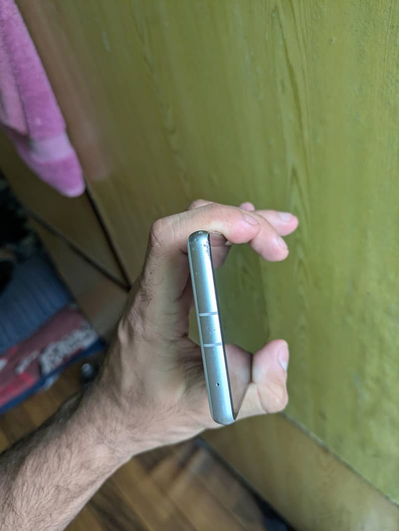 Google Pixel 7a 5