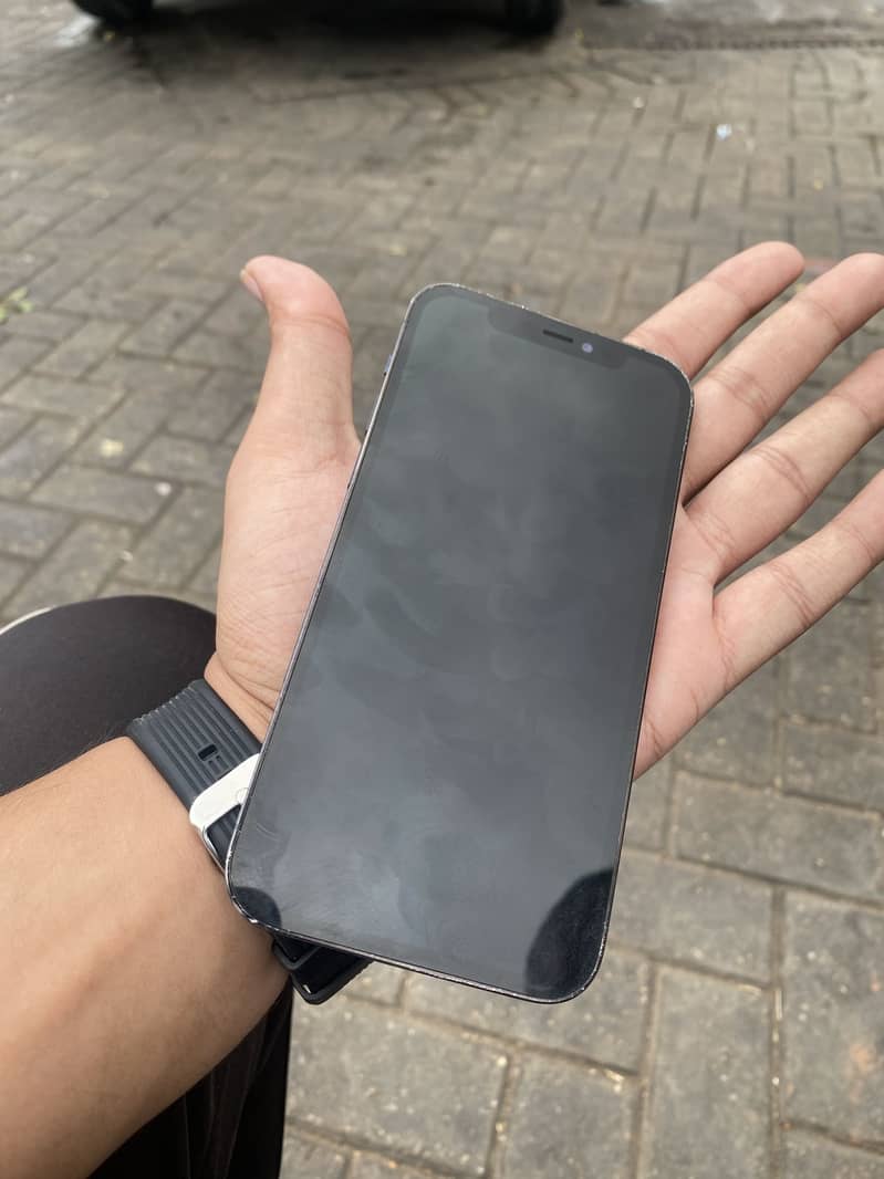 Apple iPhone 12 Pro 3
