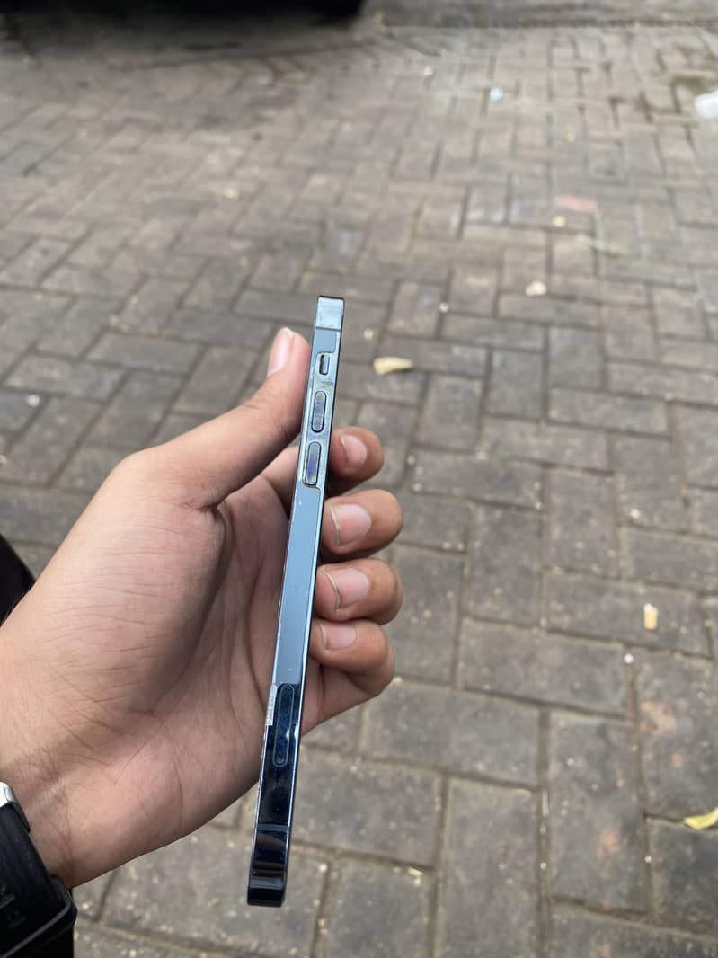Apple iPhone 12 Pro 4