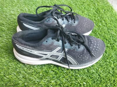 Asics shoes size 6 / 39