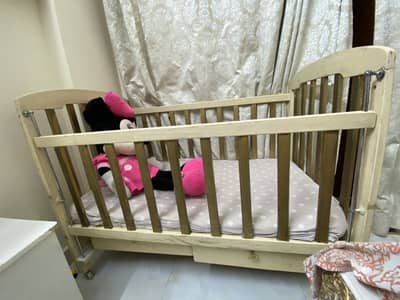 Baby cot for sale