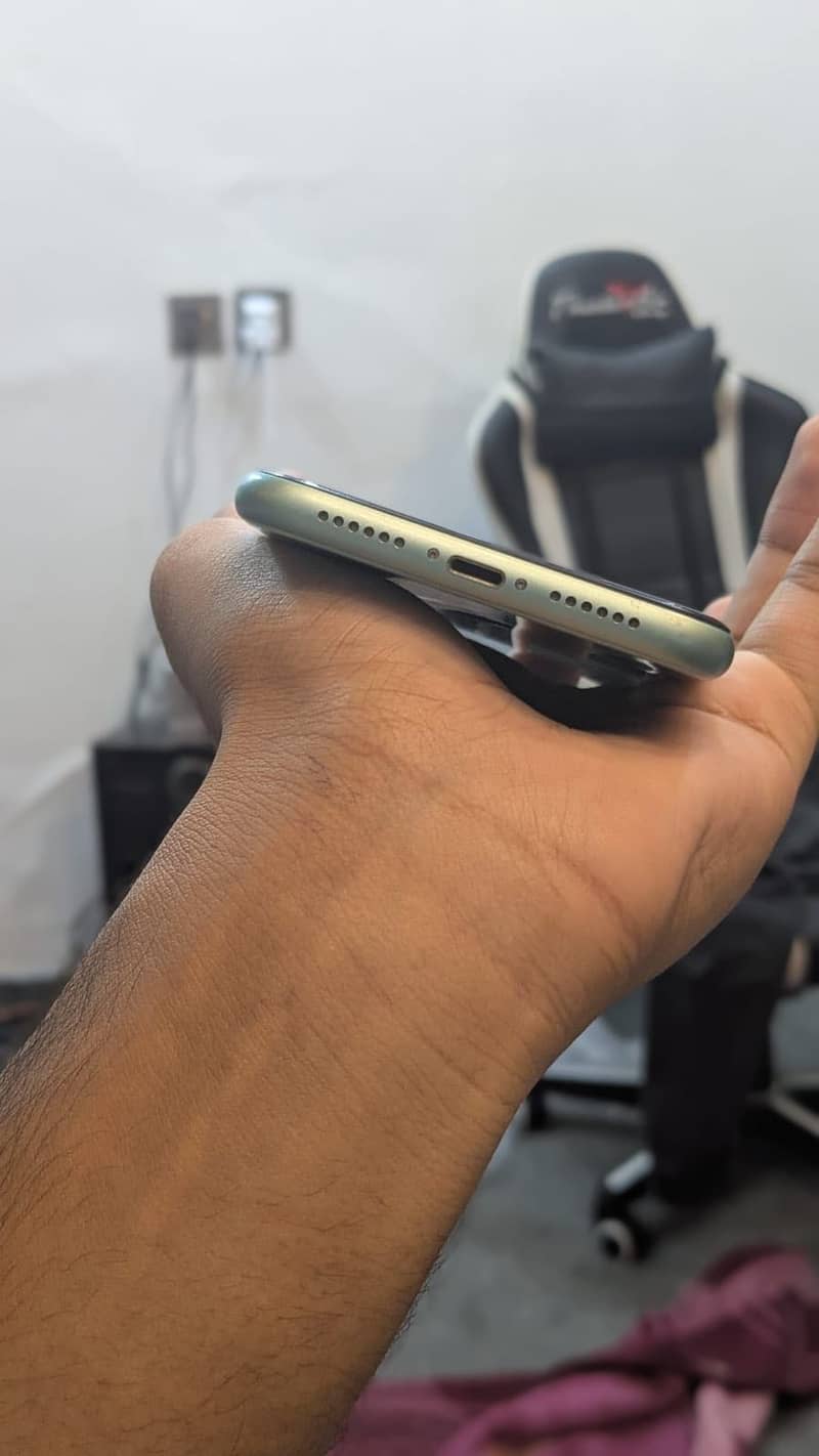 Apple iPhone 11 5