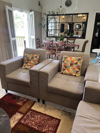 7 seater sofa set used but well maintained and good condition