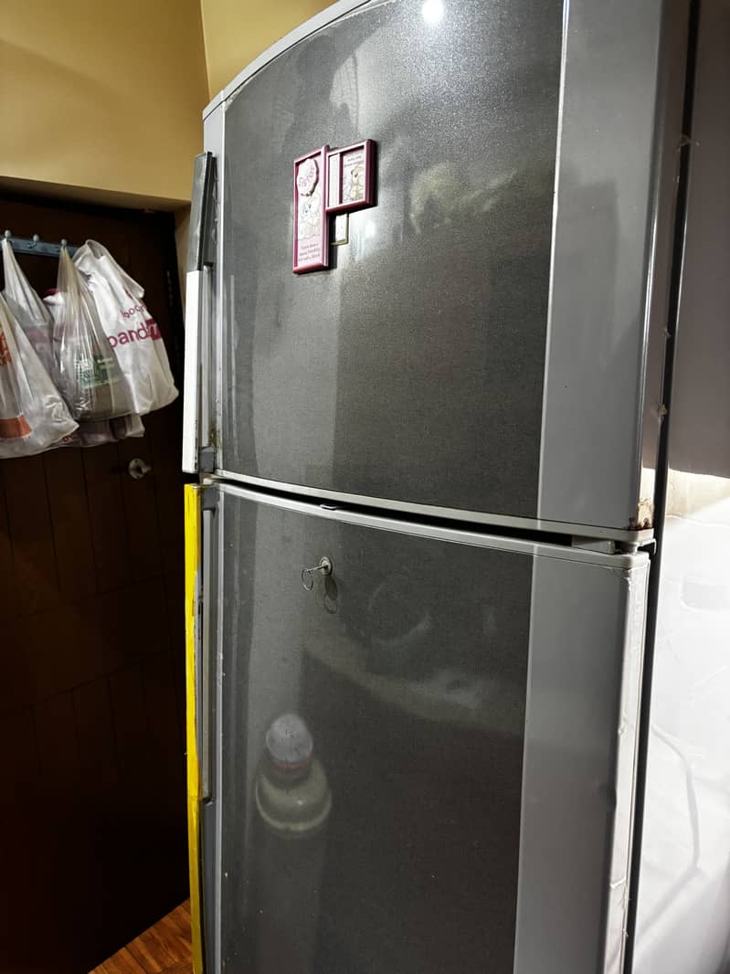 DAWLANCE FRIDGE EVERYTHING WORK PERFECT CONDITION 2