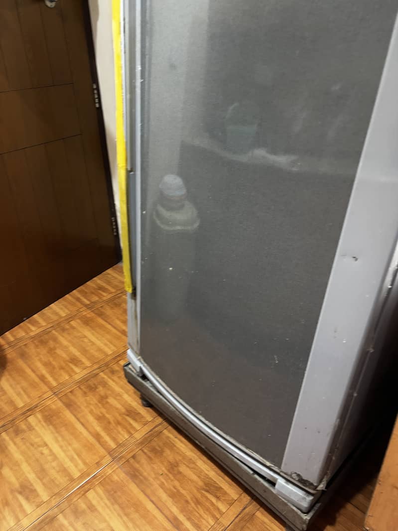 DAWLANCE FRIDGE EVERYTHING WORK PERFECT CONDITION 3