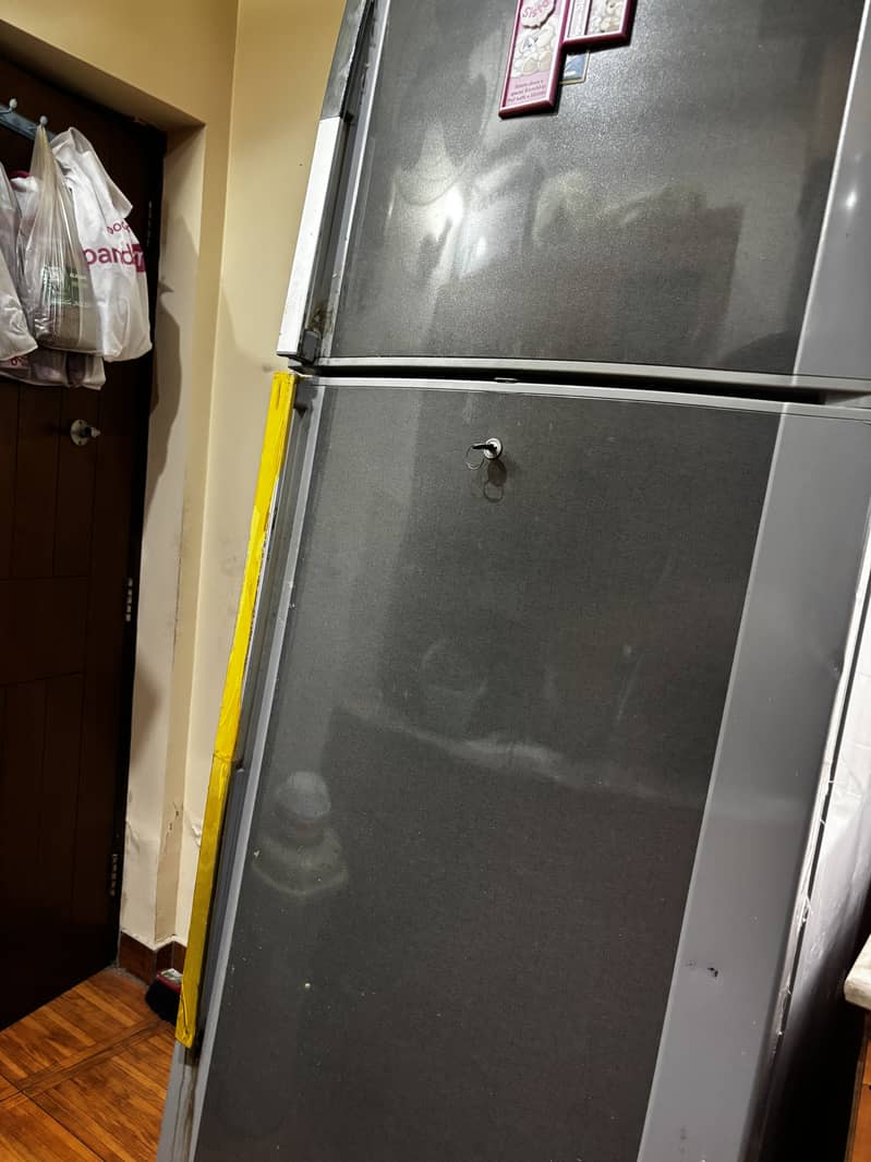 DAWLANCE FRIDGE EVERYTHING WORK PERFECT CONDITION 4
