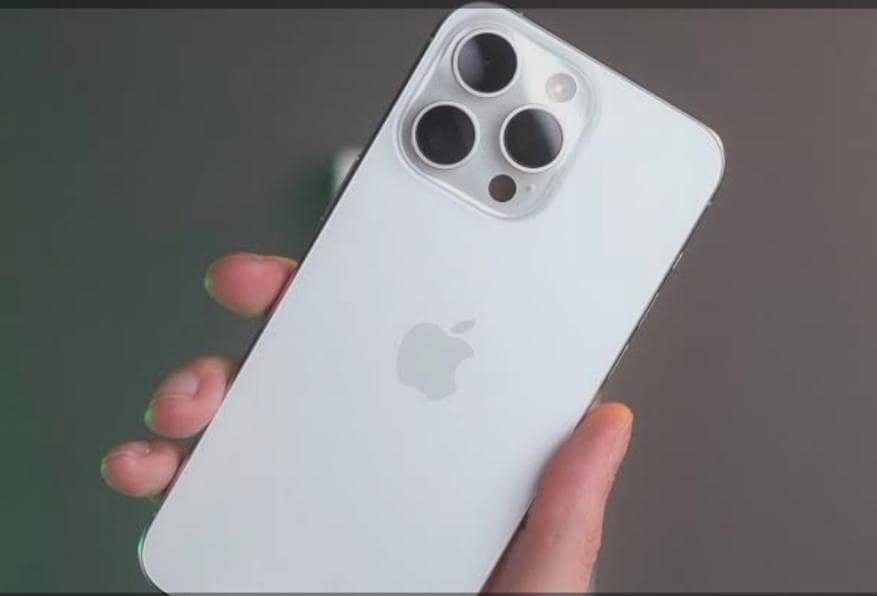 Apple iPhone 15 Pro Max 1