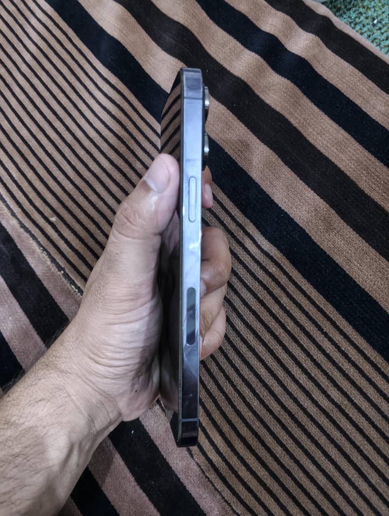 Apple iPhone 14 Pro Max 2