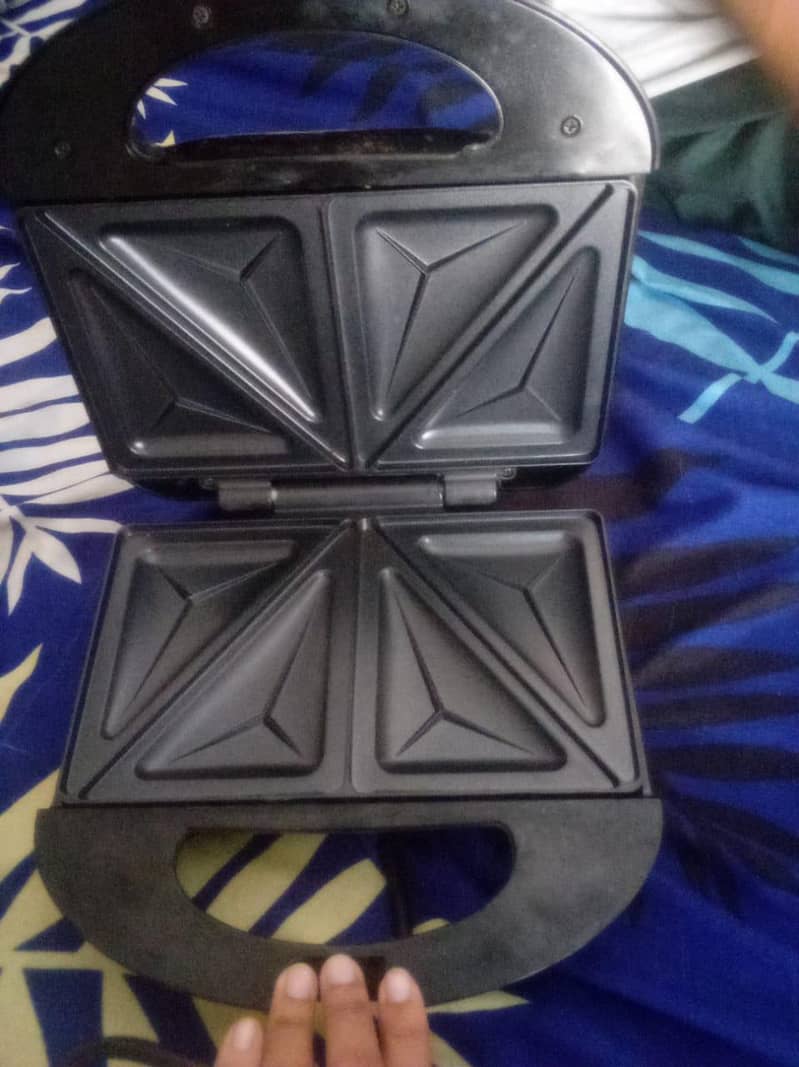 Deuron Sandwich Maker 1