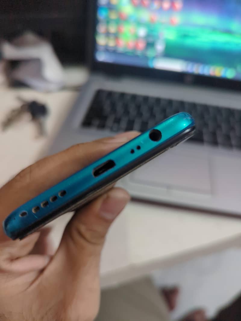 Realme 5i 4