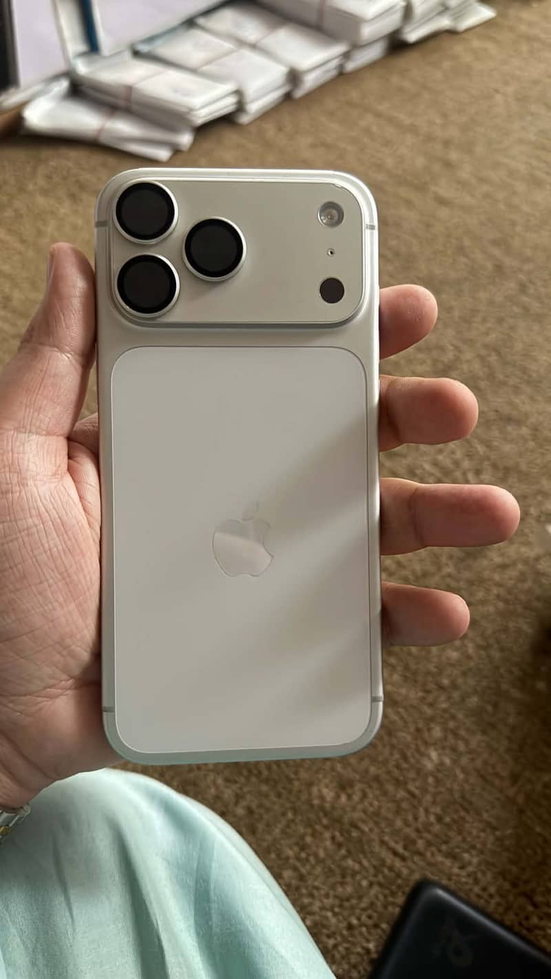 Iphone 17 pro Max 0