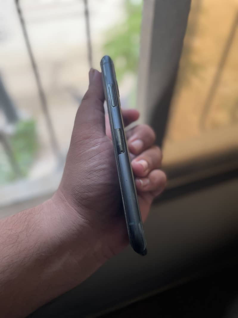 Apple iPhone 11 Pro 3