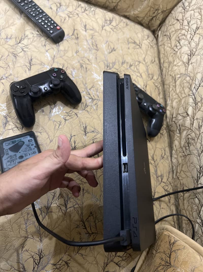 PS4 PlayStation With  two controller 1