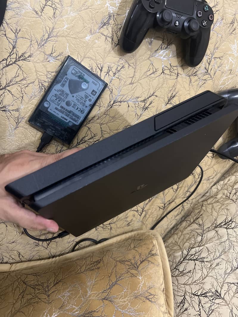 PS4 PlayStation With  two controller 2