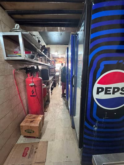 SHOP FOR SALE main road gulshan block 3