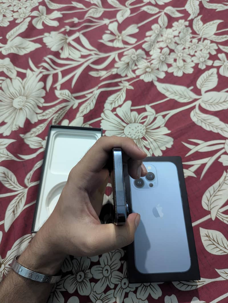 Apple iPhone 13 Pro 3