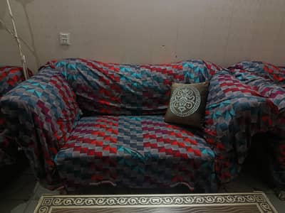 6 Seater chesterfield sofa set - Good condition