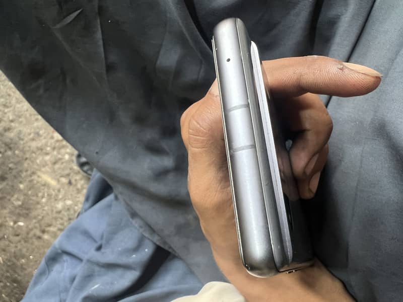 Google Pixel 7a 5