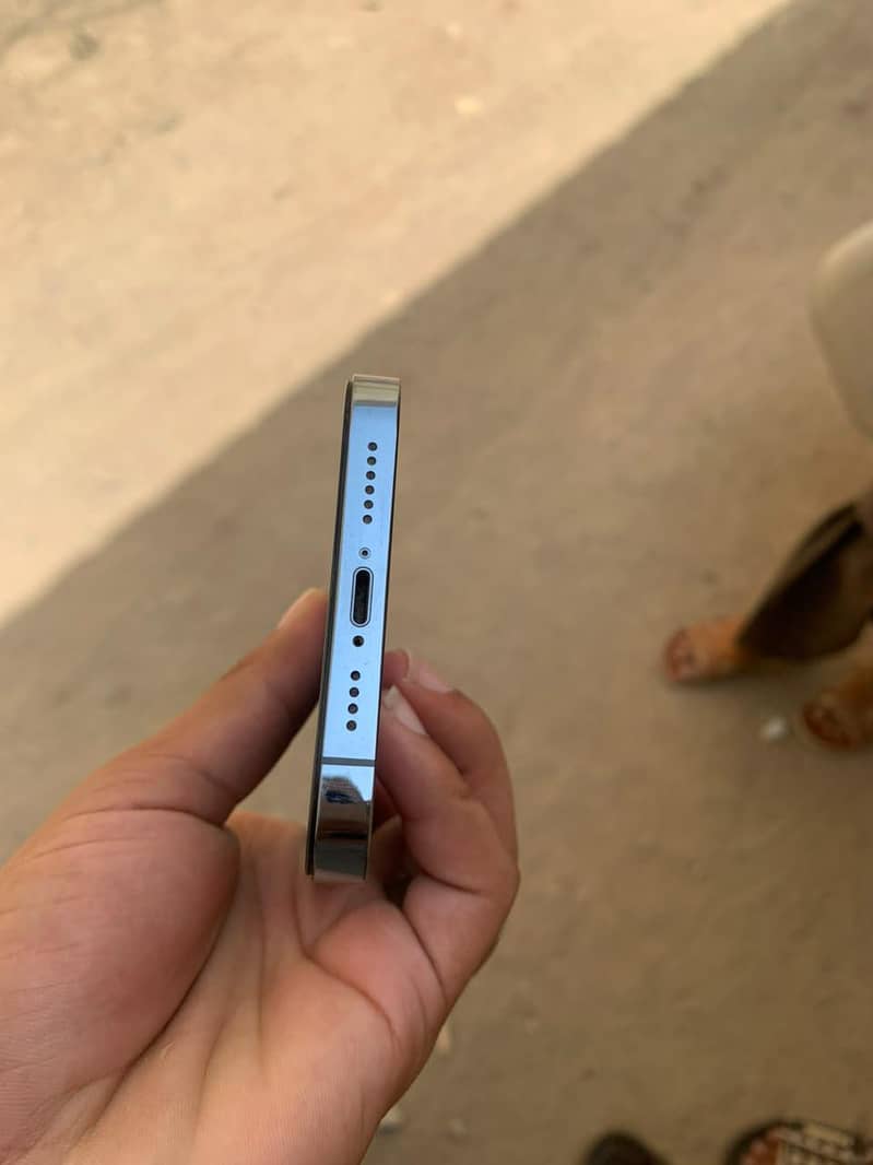 Apple iPhone 13 Pro Max 4