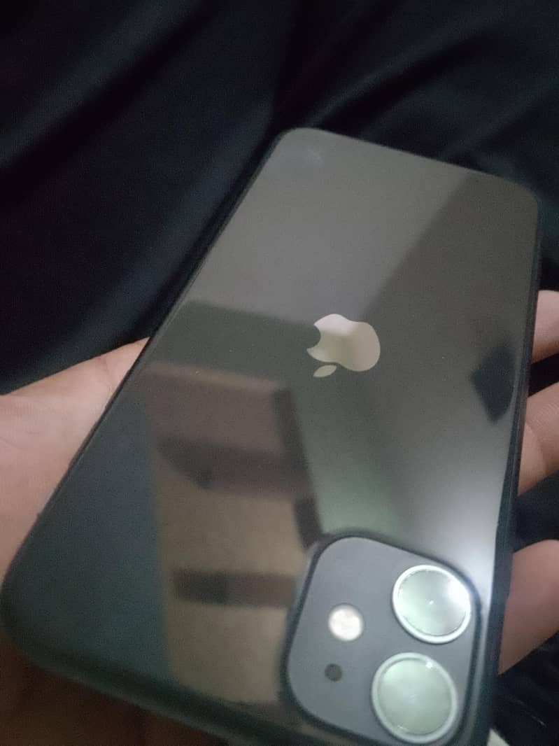 Apple iPhone 11 4