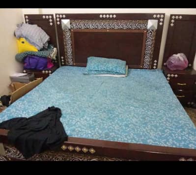 Bed set with side Table