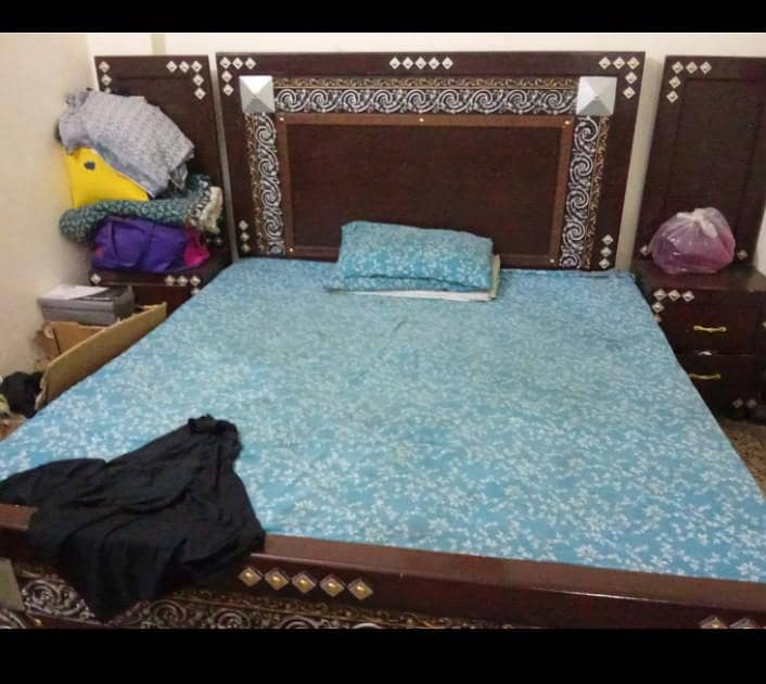 Bed set with side Table 0