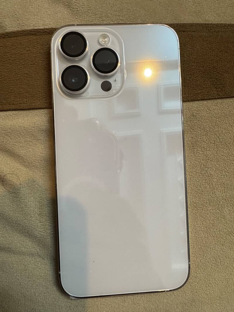 Apple iPhone 14 Pro Max 0