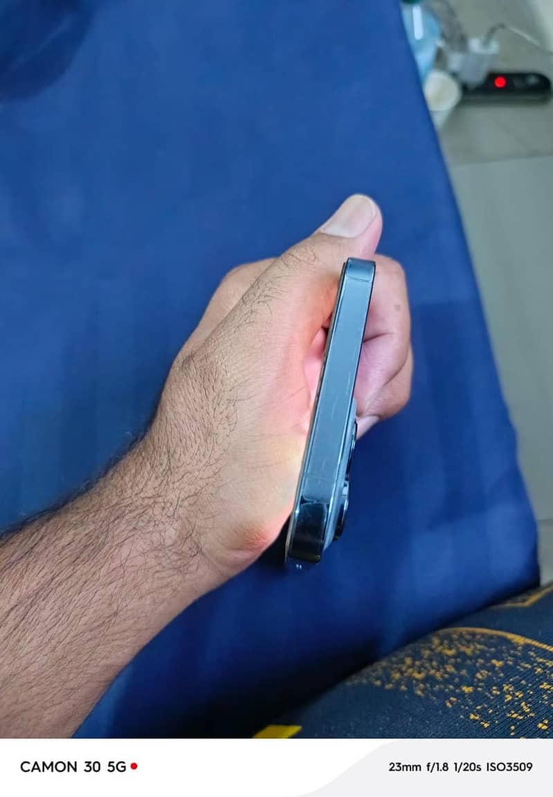 Apple iPhone 13 Pro Max 4