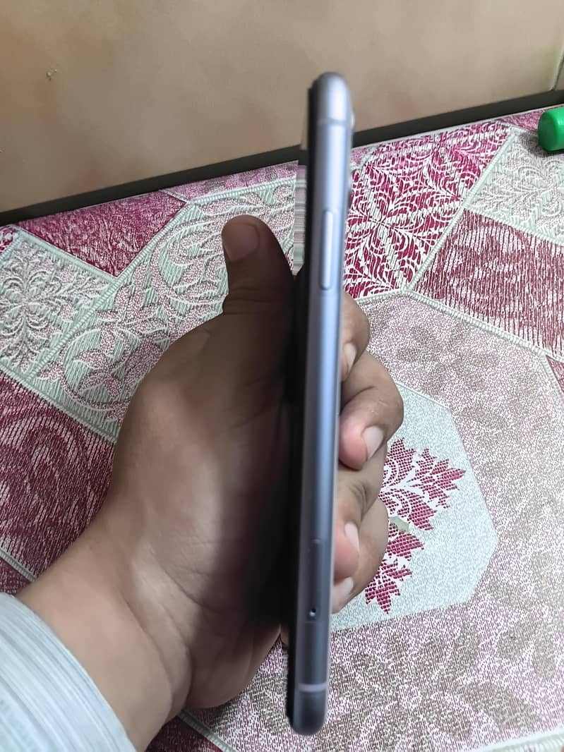 Apple iPhone 11 2