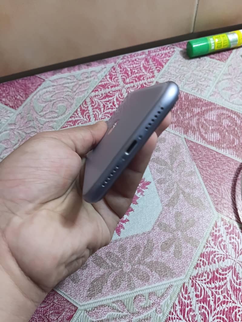 Apple iPhone 11 5