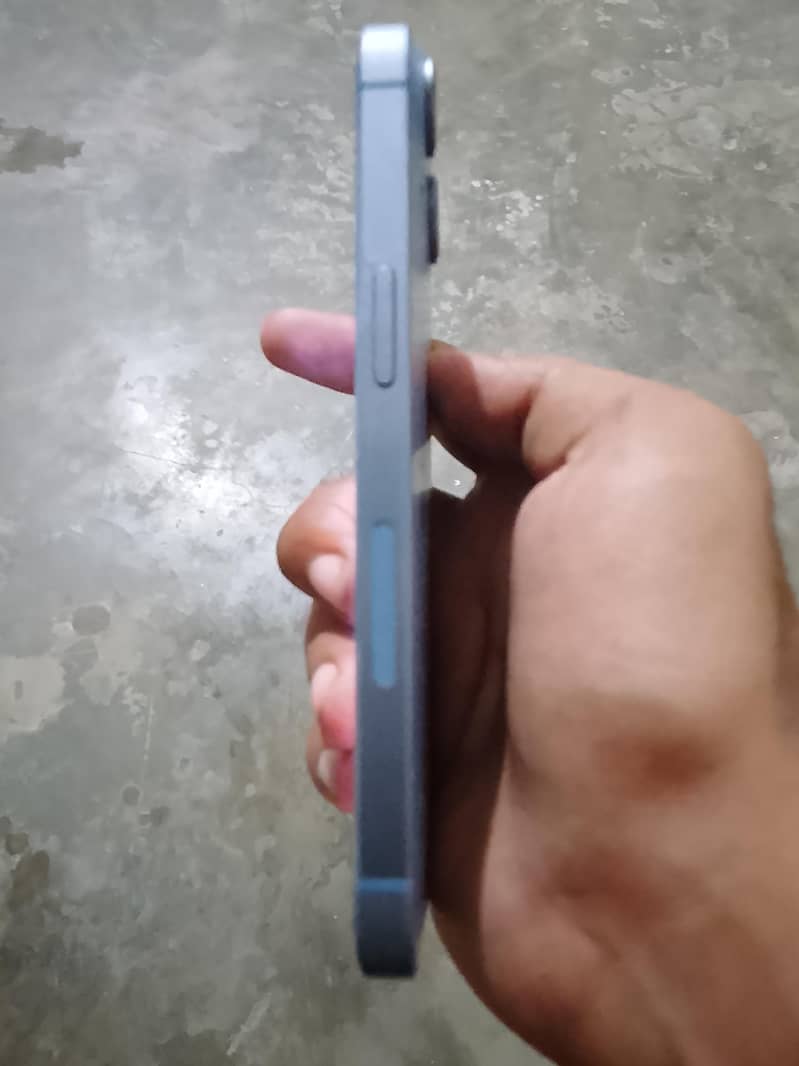 Apple iPhone 14 3