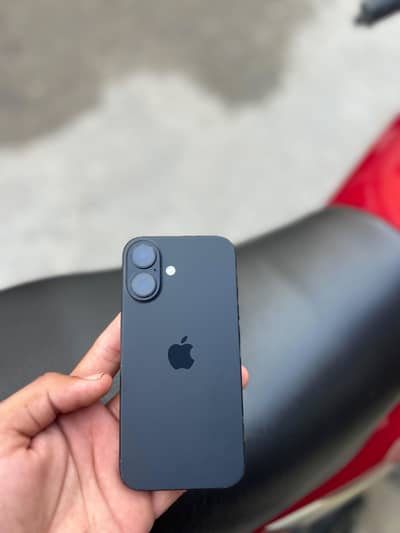 Apple iPhone 16