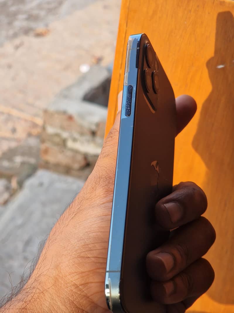 Apple iPhone 12 Pro 2