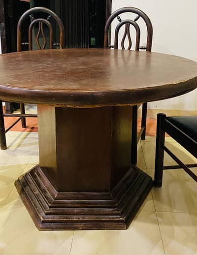 Dining Table with 4 chairs