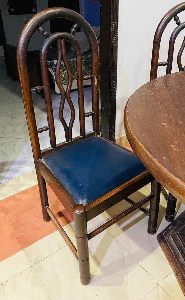 Dining Table with 4 chairs 2
