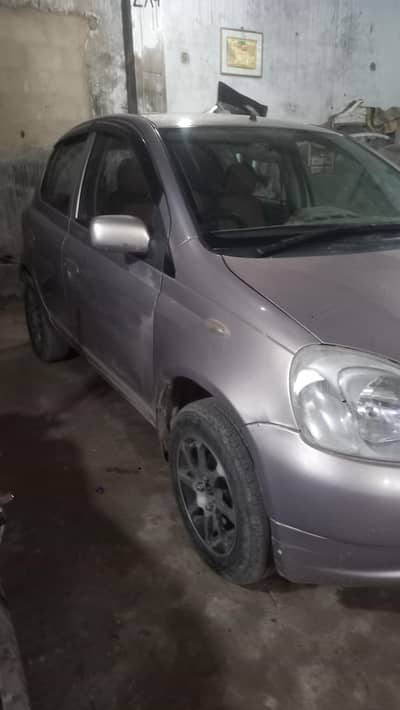 Toyota Vitz 2000 reg 2008 zero,3,4,5,2,9,9,6,9,9,6