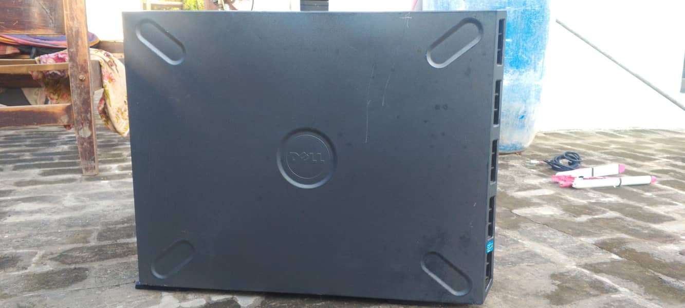 Dell PowerEdge 7320 Server 0