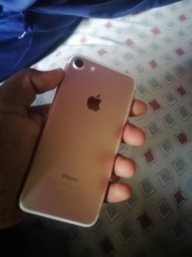 Apple iPhone 7 2