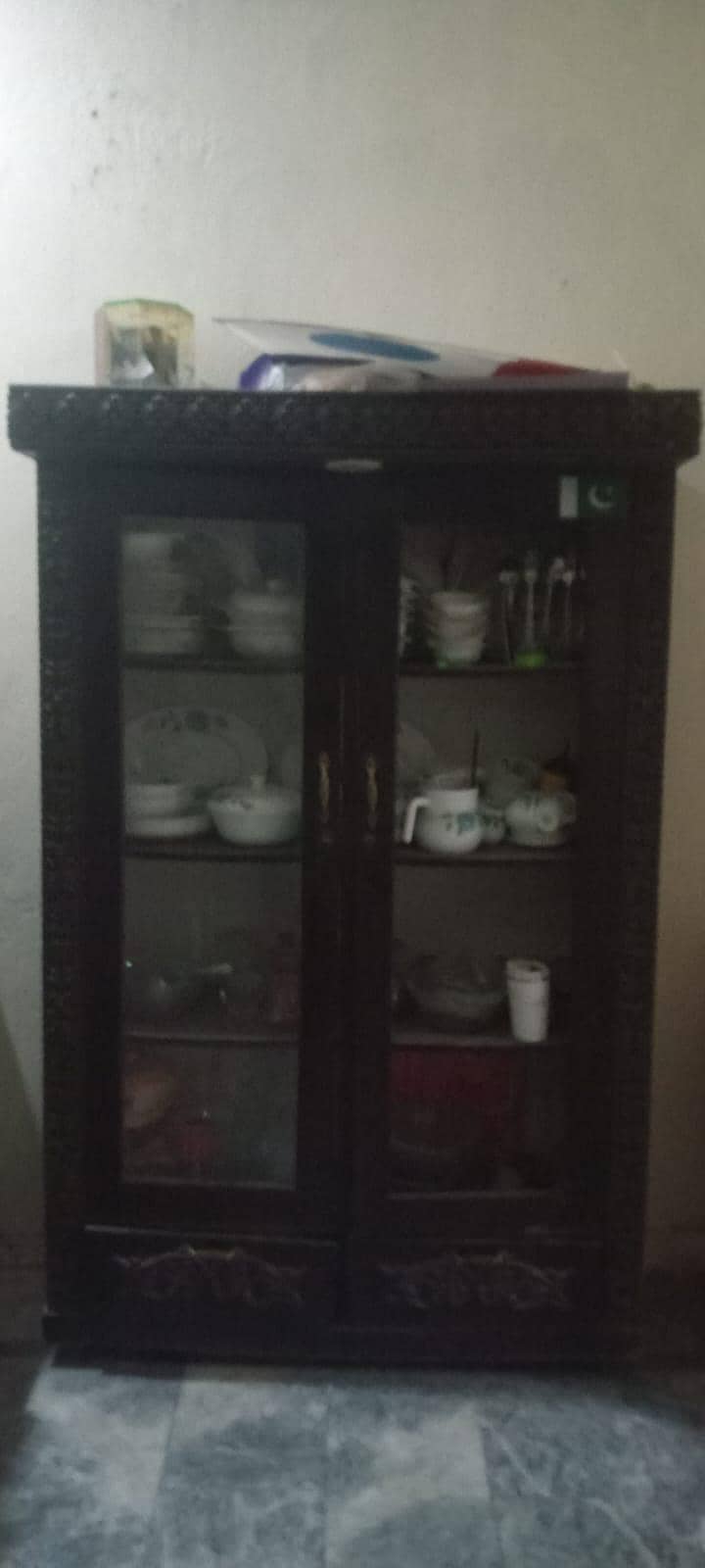 Showcase and Dressing table 0