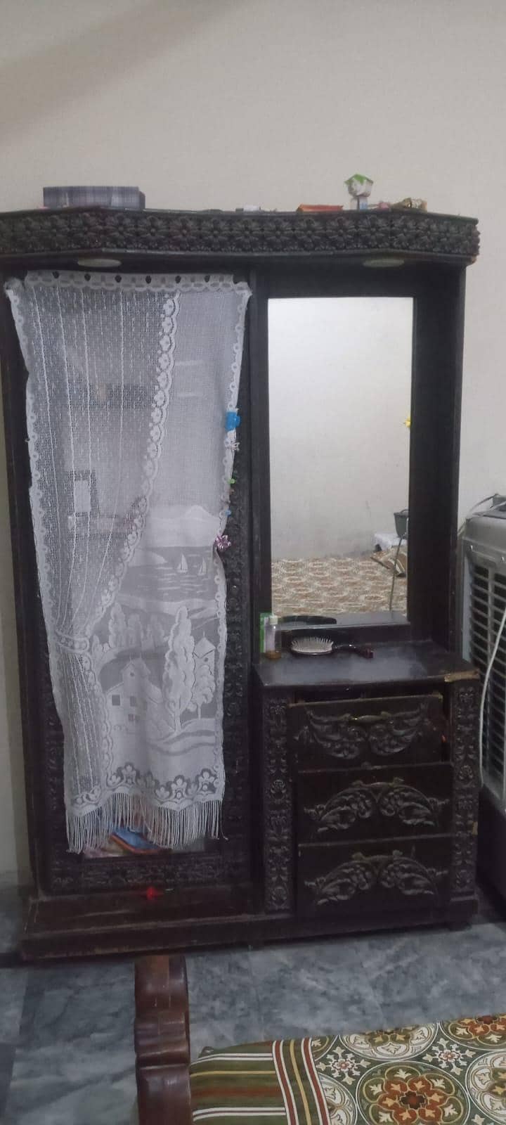 Showcase and Dressing table 2