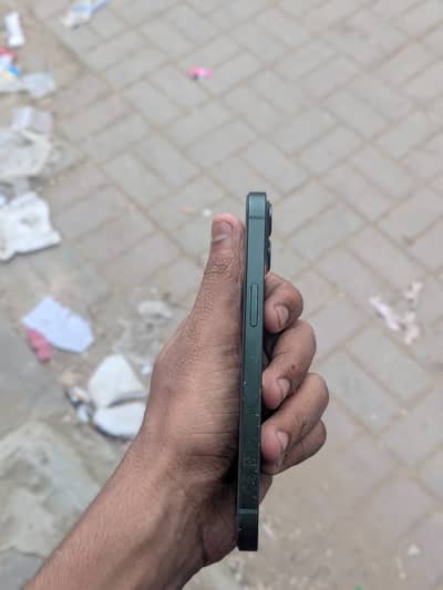 Apple iPhone 13