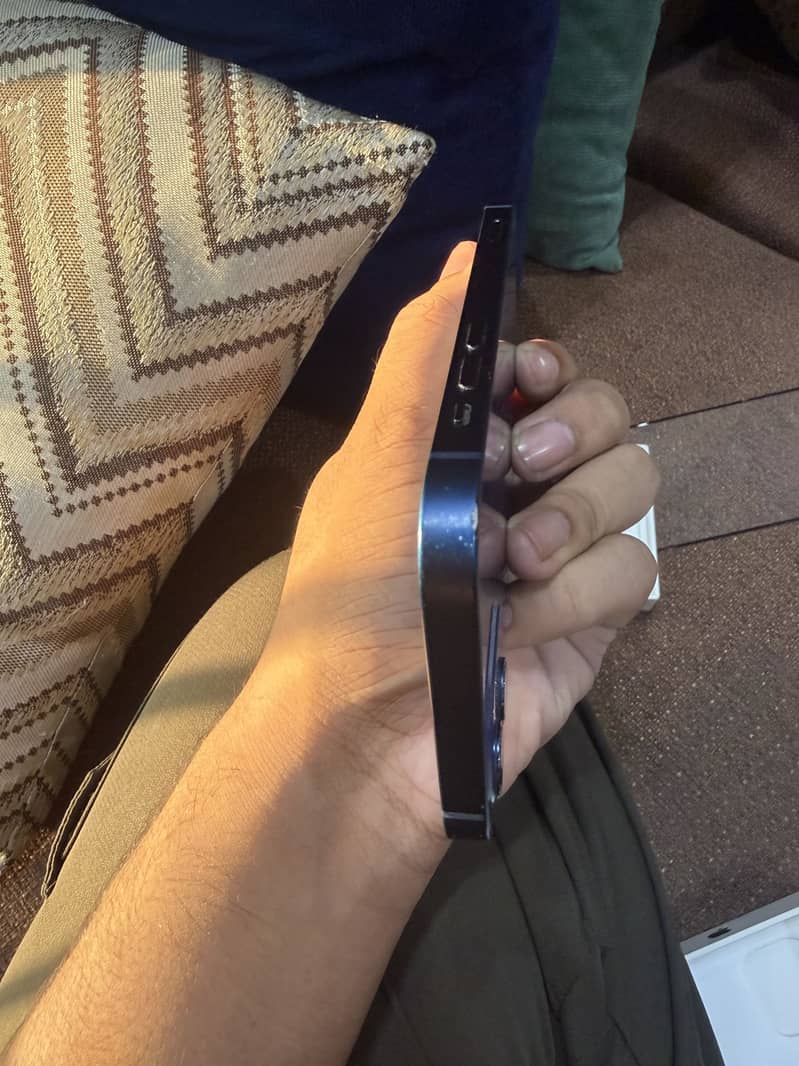 Apple iPhone 12 5