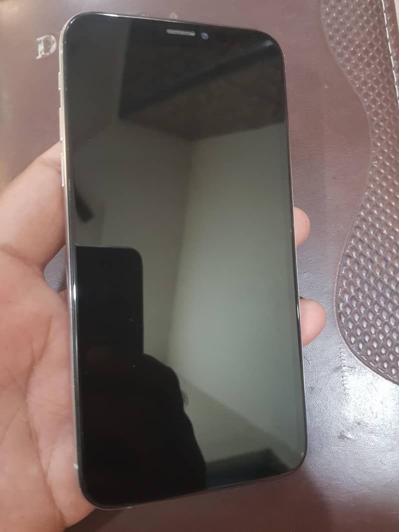 Apple iPhone XS 6