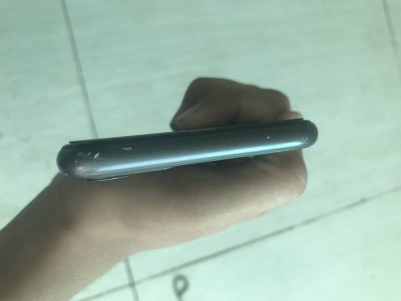 Apple iPhone 11 13