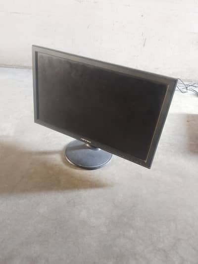 Thinkpad 19 Inch is 10 Gen 8GB RAM 256 GB  SSD - Good  condition