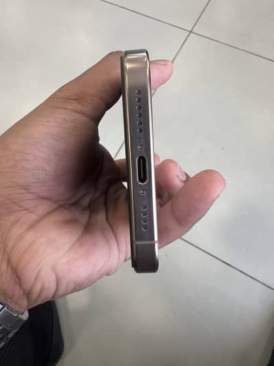 Apple iPhone 16 Pro Max