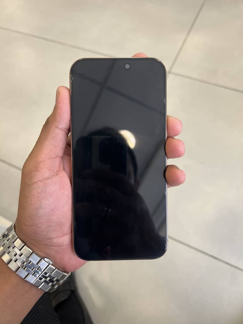 Apple iPhone 16 Pro Max 3